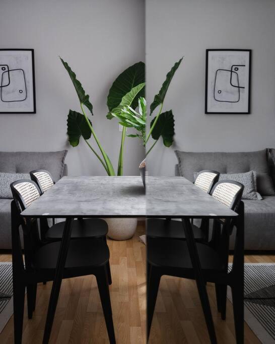 Your Cosy Perch In The Heart Of The Athenian Buzz Esterno foto